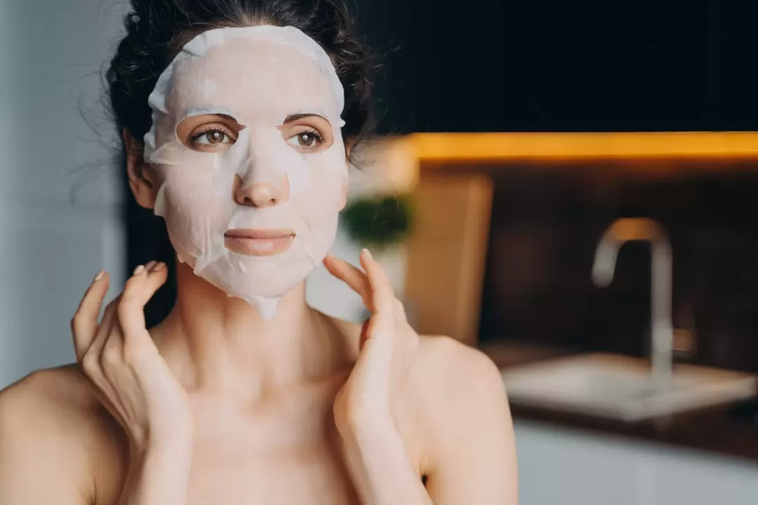 布製マスクで30歳以上の女性も印象的に見えるようになる